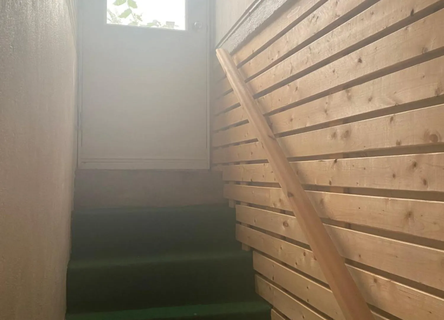 Spacious Guest House -Walkout Basement- 4 Guests! -Dedicated Workspace-No Pet! No Cooking! No Smoking! No Party! Ottawa Apartment